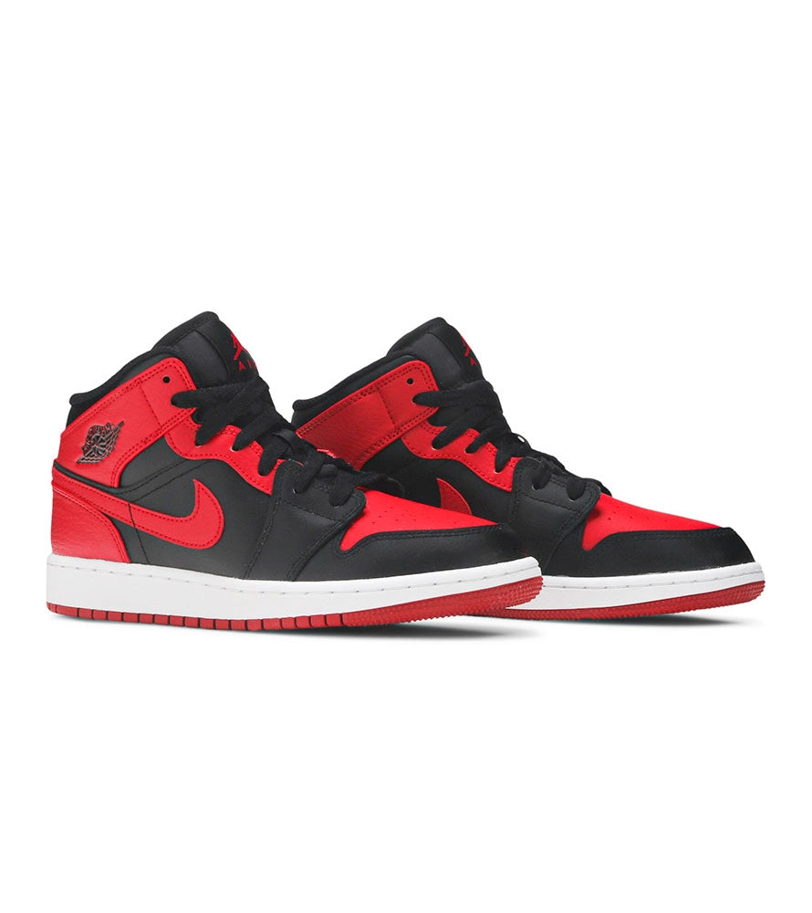 Кросівки жіночі Air Jordan 1 Mid Banned