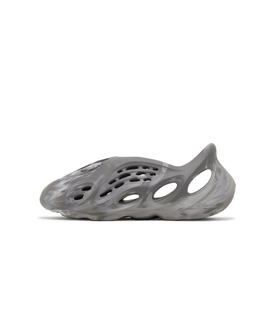 Тапки чоловічі Adidas Yeezy Foam Runner Mx Granite