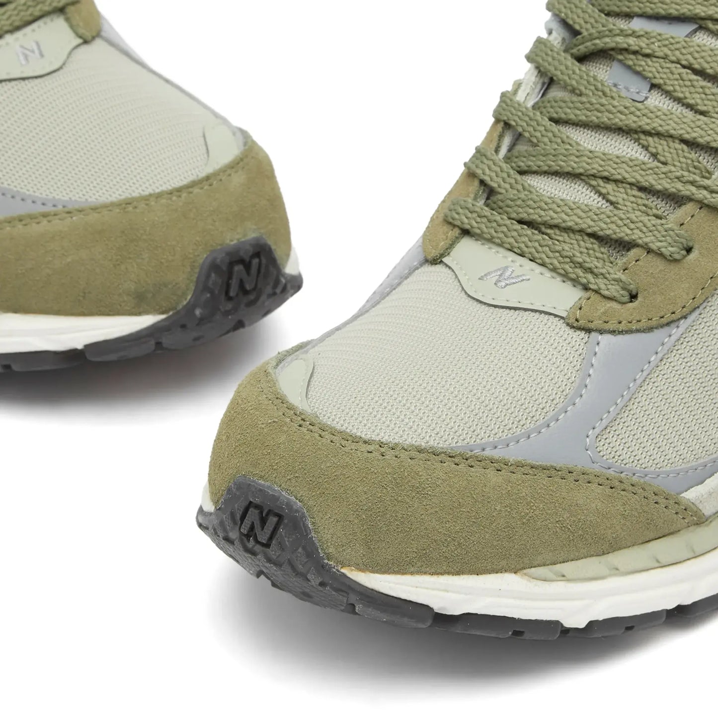 Кросівки чоловічі New Balance 2002R
