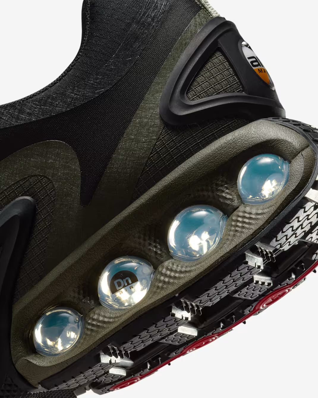 Кросівки чоловічі Nike Air Max DN Roam