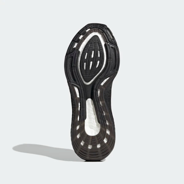 Кроссовки мужские Adidas Ultraboost 2022 in Black 