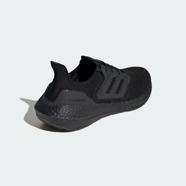 Кроссовки мужские Adidas Ultraboost 2022 in Black 