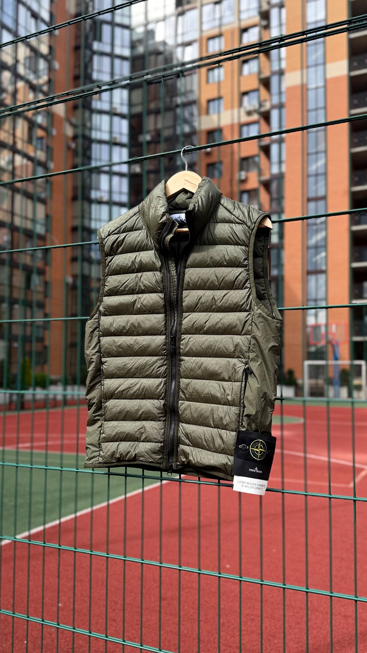Жилетка чоловіча Stone Island Loom Woven Chambers R-Nylon Down-TC Vest
