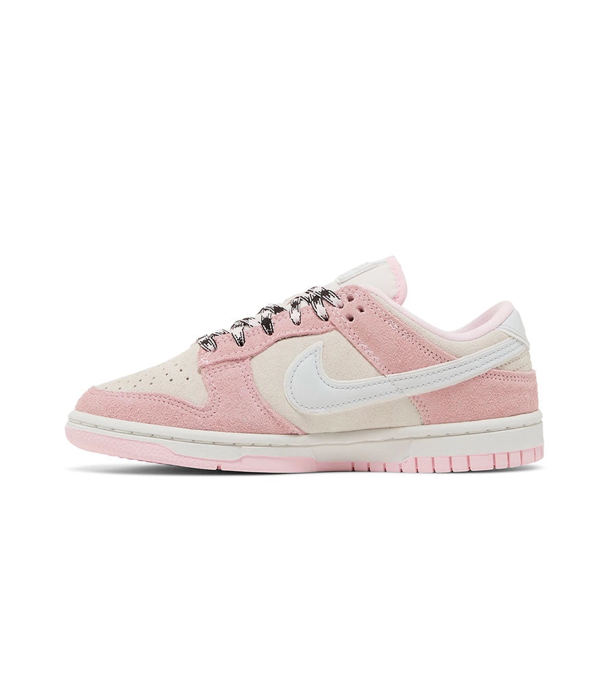 Кросівки жіночі Nike Dunk LX Pink Foam